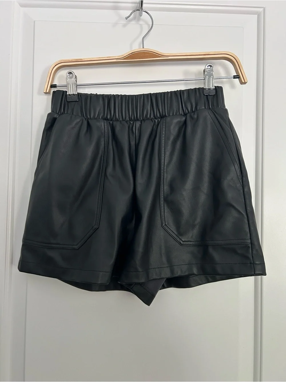 Steve Madden Black Faux Leather Shorts - Picture 1 of 3
